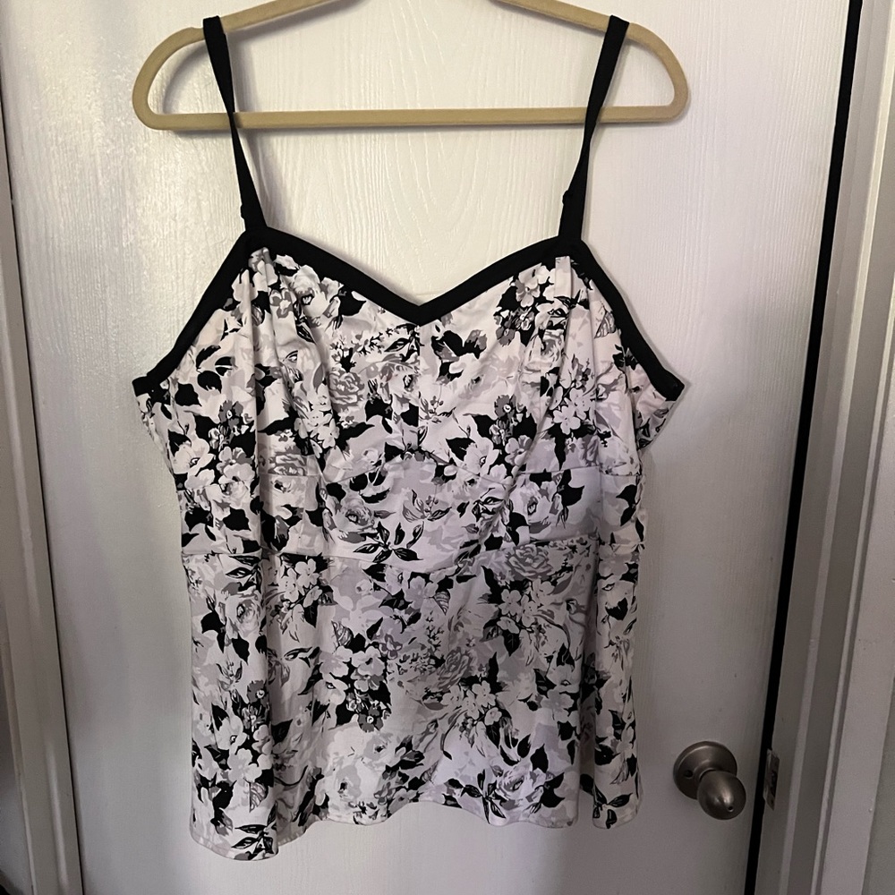 Torrid floral printed spaghetti strap peplum top